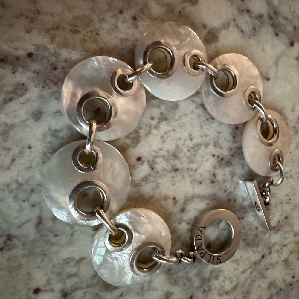 Silpada Mother of Pearl and Sterling Silver Link Toggle Bracelet - Picture 6 of 8